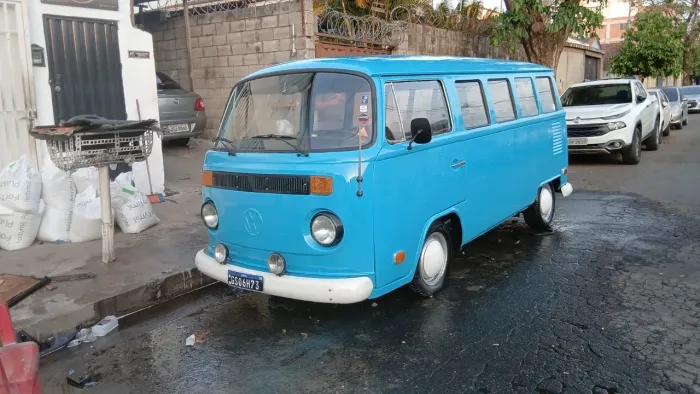 Volkswagen Kombi Standard/ Luxo/ Serie Prata 1977
