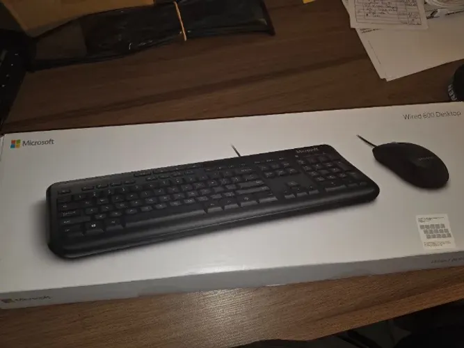 Kit Teclado + Mouse Microsoft Wired Desktop 600