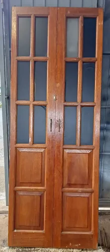 ( NÃO TENHO O BATENTE ) Portas camarão de Madeira maciça com Vidro /// R$550,00