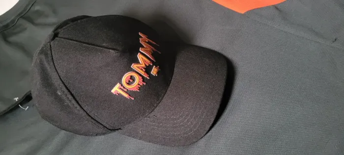 Boné - como novo Tommy original