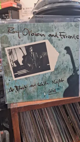 Vinil Roy Orbison and Friends: A Black and White Night Live".