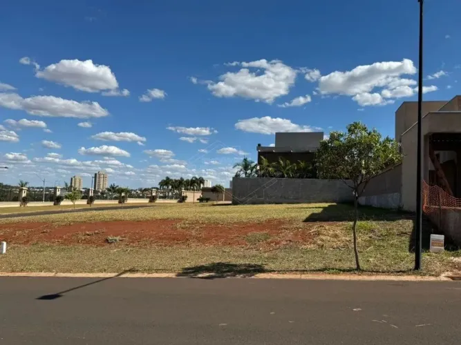Venda de Terreno / Condomínio na cidade de Araraquara