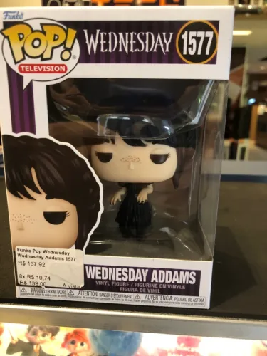 Funko Pop Wednesday Addams 1577 - Colecionável