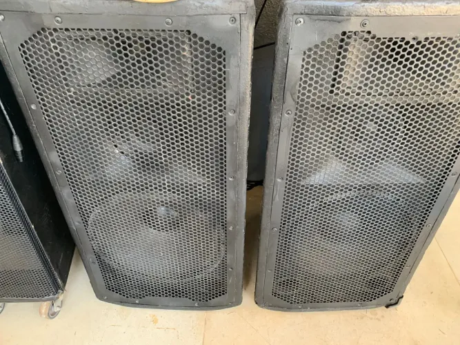 Caixas Ciclotron 700a tri-amplificadas 600w rms