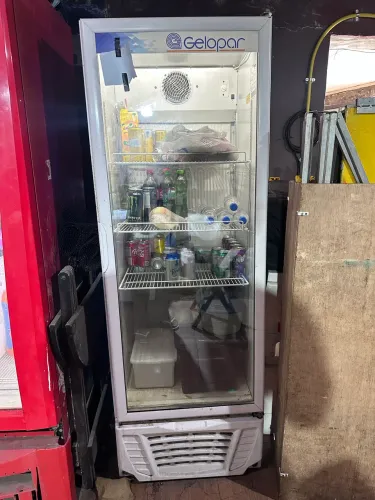 Geladeira expositora Gelopar