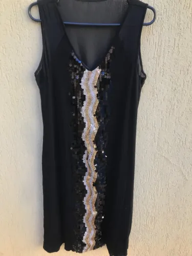 Vestido De Festa Preto Bordado Em Dourado (Usado)