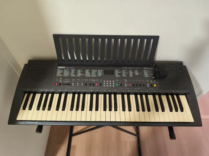 Teclado yahama psr300
