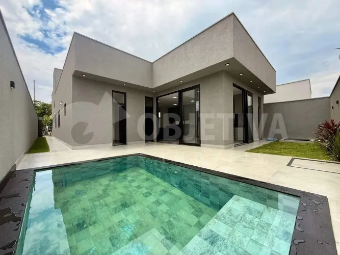 Casa em Condomínio à venda, 3 quartos, 3 suítes, 4 vagas, Varanda Sul - UBERLANDIA/MG