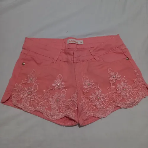 Short Jeans Feminino com Renda