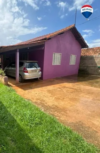 IMOBILIÁRIA VENDE CASA