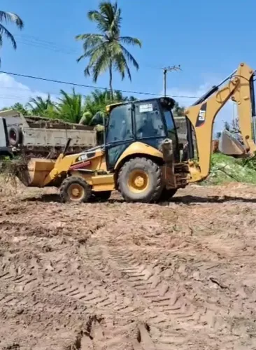 Retroescavadeira CAT 416E - Trator com Pá Carregadeira