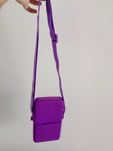 Bolsa de Ombro Roxa - Design Moderno e Prática