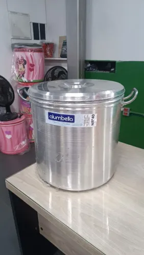 Caldeirão de alumínio n40 tampa com fechamento externo