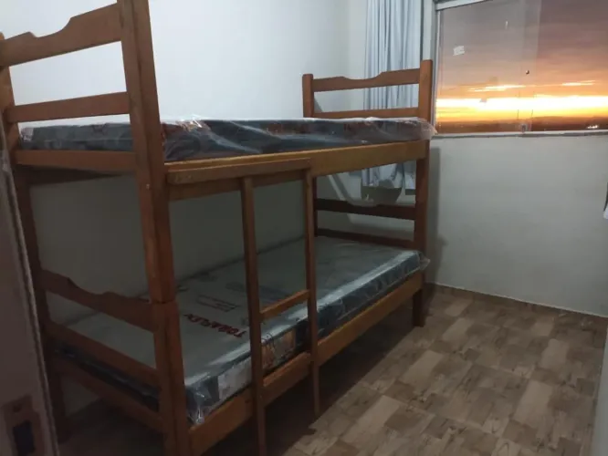 Beliche em sucupira com 2 colchões