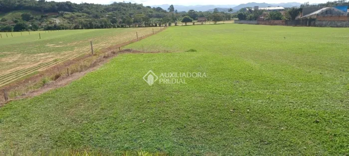 Área de 7.470 m² com excelente potencial em Biguaçu!