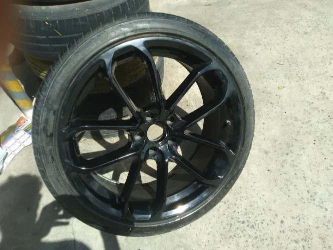 Rodas com pneus aro 20 novas