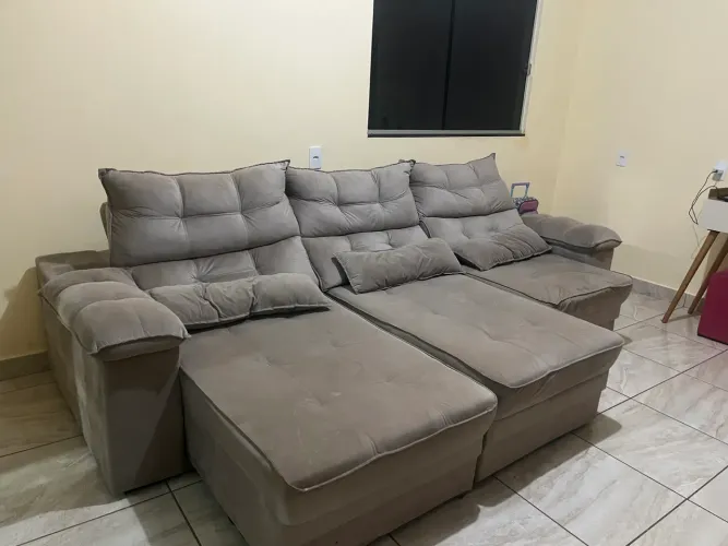 Sofá retrátil e reclinável