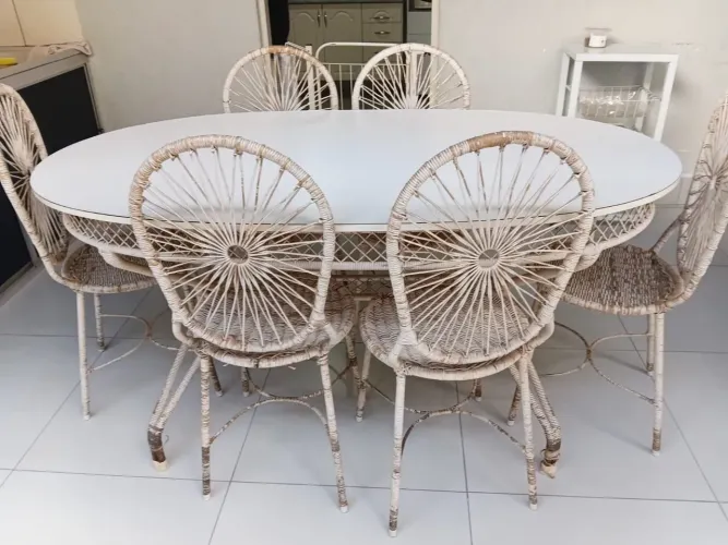 Conjunto de Mesa Oval e 6 Cadeiras em Vime/Cipó (Vintage)