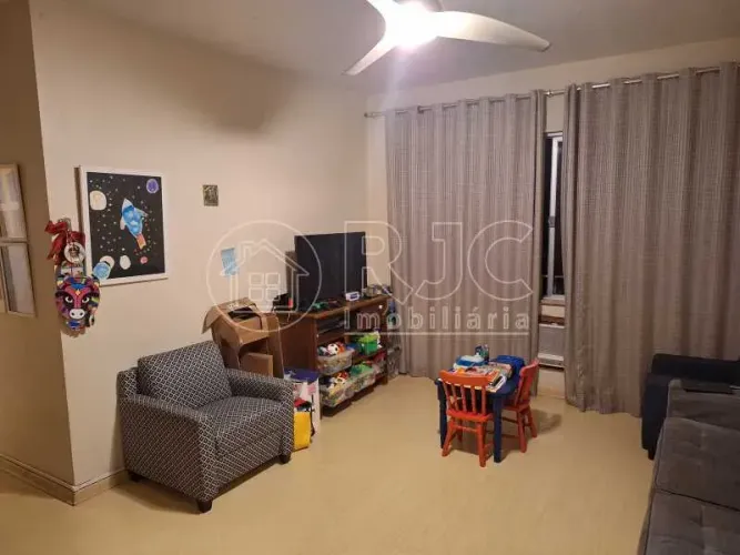 Imóvel para venda possui 111 metros quadrados com 3 quartos em Tijuca - Rio de Janeiro - R
