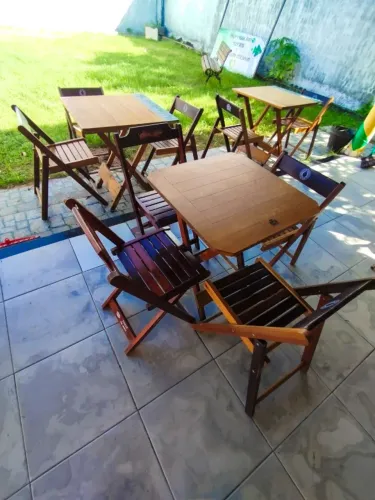 Conjunto mesa de barzinho madeira