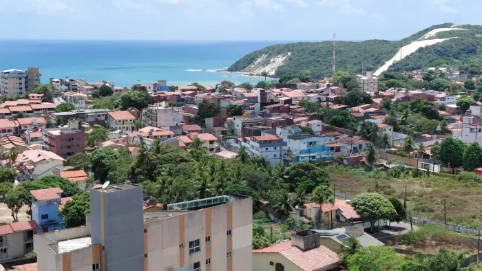 APARTAMENTO À VENDA EM PONTA NEGRA CONDOMINIO PORTO TROPICAL 2 QUARTOS, VARANDA E VAGA CO