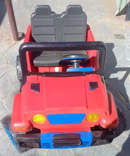 Jeep infantil 2 lugares 12v peg perego