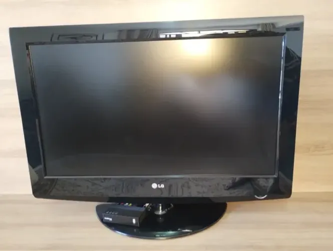 TV LG 32' acompanha conversor digital 