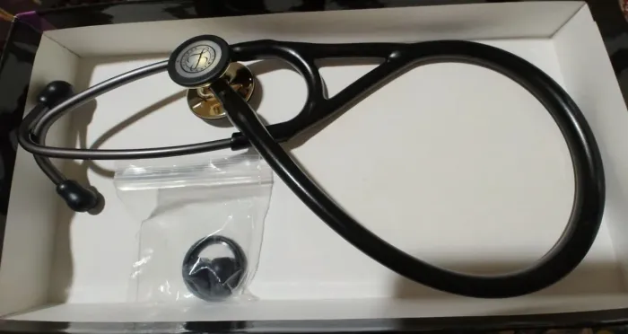 Estetoscópio Littmann Cardiology Iv Black Edition Champagne usado sem caixa