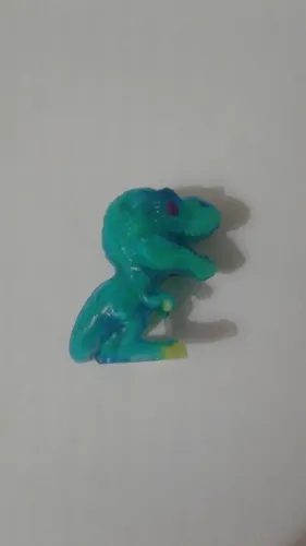 Dinossauro que brilha no escuro Kinder Ovo Jurassic World Funko Kinder Joy