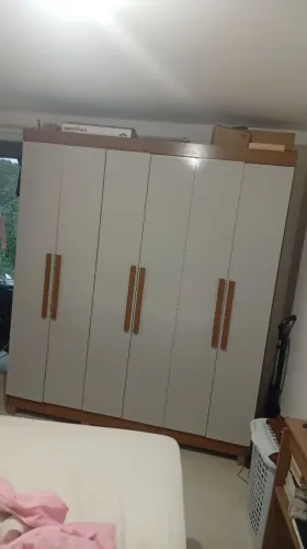 Guarda roupa excelente