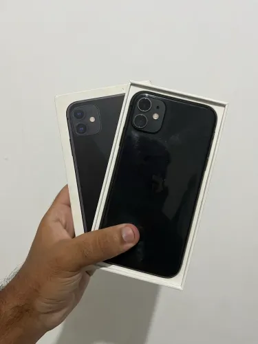 iPhone 11 semi novo