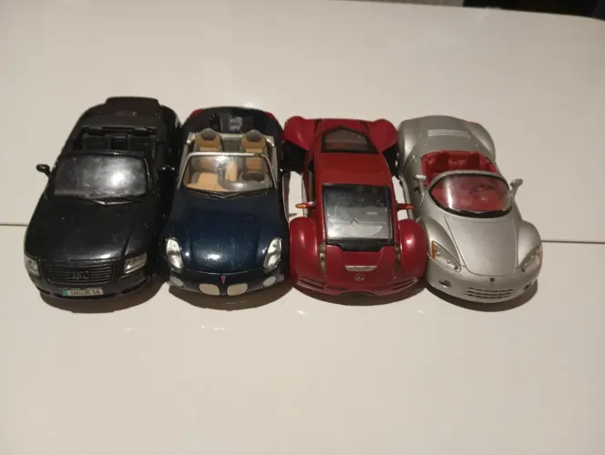 Carrinhos maisto de coleção 