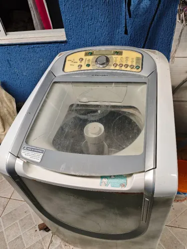 Máquina Electrolux lava e seca 