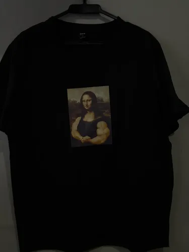 CAMISETA SHEIN MONALISA MAROMBA - TAM S 