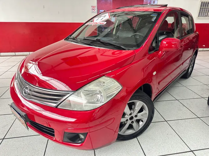 Nissan Tiida SL 1.8/1.8 Flex 16V Aut. 2011