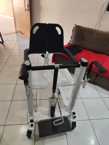 Cadeira de transferência banho e passeio