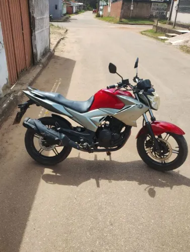 Yamaha fazer 250 vermelho