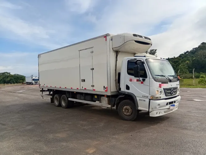 Mercedes Bens Accelo 1316 BAÚ REFRIGERADO ÚNICO DONO