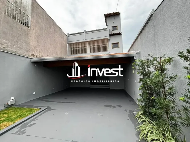 Sobrado com 3 Quartos sendo 1 suíte com 2 sacadas, 172m² e garagem para 5 carros