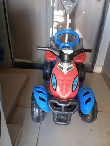 Triciclo Infantil com Empurrador