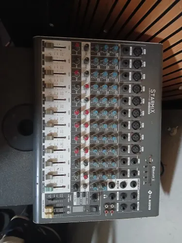 Mesa de som starmix 12 canais tudo funcionando normal