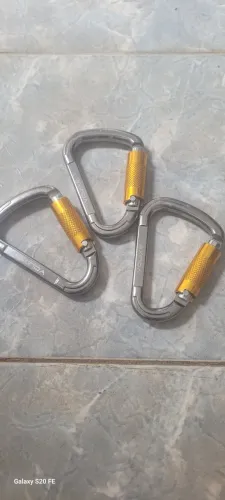 Mosquetão automático