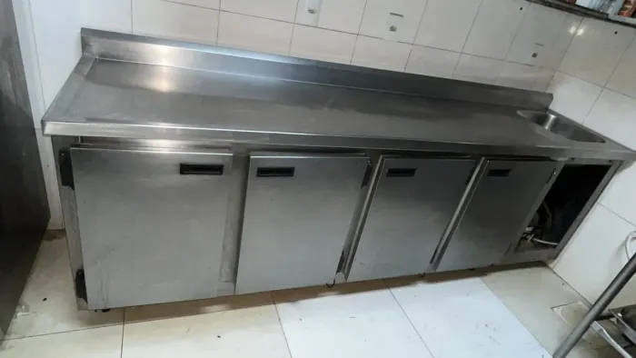 Freezer com bancada inox