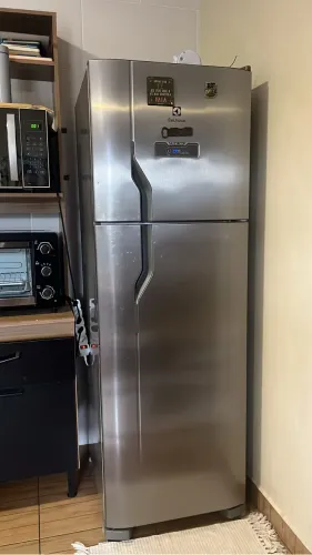 Geladeira Electrolux Frost Free Inverse Inox