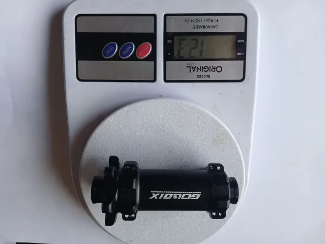 Cubo dianteiro 28 furos raio reto
