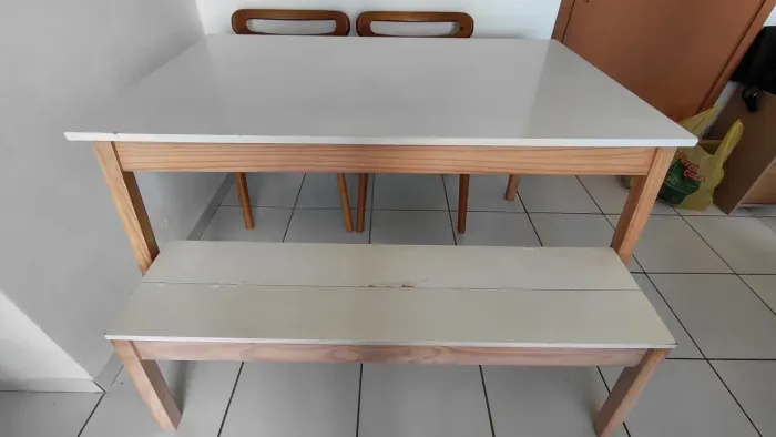 Mesa e banco TokStok