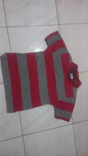 7 peças de roupas semi novas por tamanho g por 50 reais