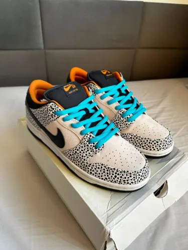 NIKE SB DUNK LOW - Safari (Phantom/Black-Monarch)