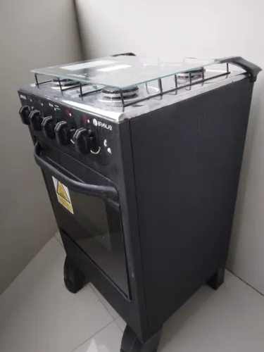 Fogão 4 bocas com Forno.