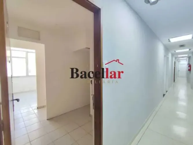 Sala Comercial Metrô Saenz Peña